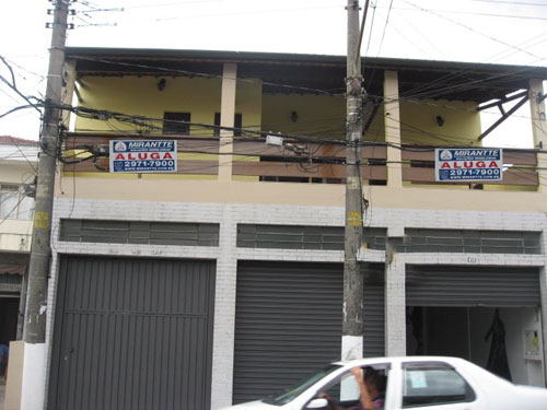 Comercial de 300m² em Chora Menino