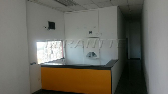 Comercial de 140m² em Santana