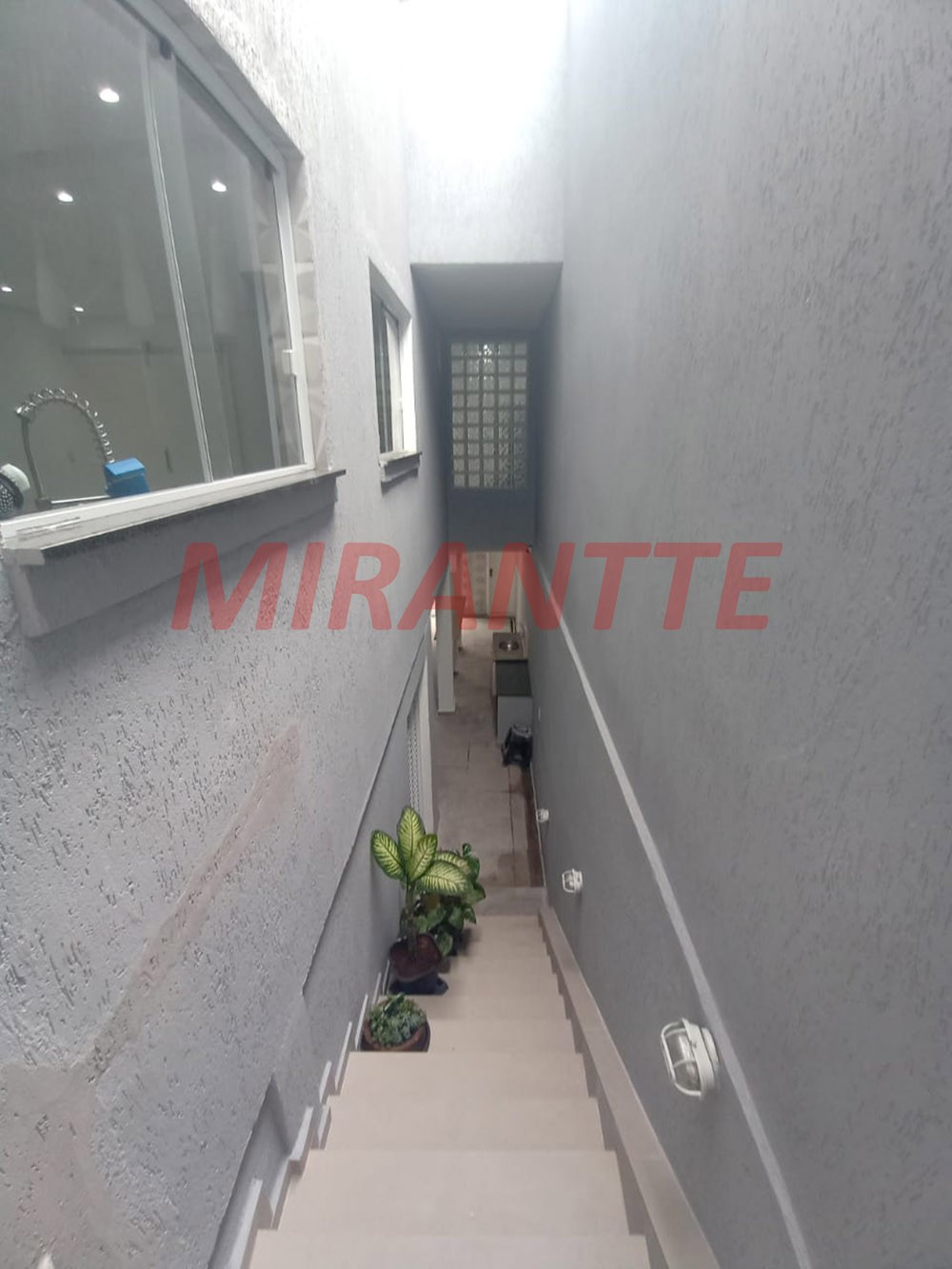 Sobrado de 185m² com 4 quartos em Tremembe