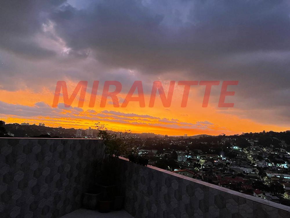 Sobrado de 185m² com 4 quartos em Tremembe