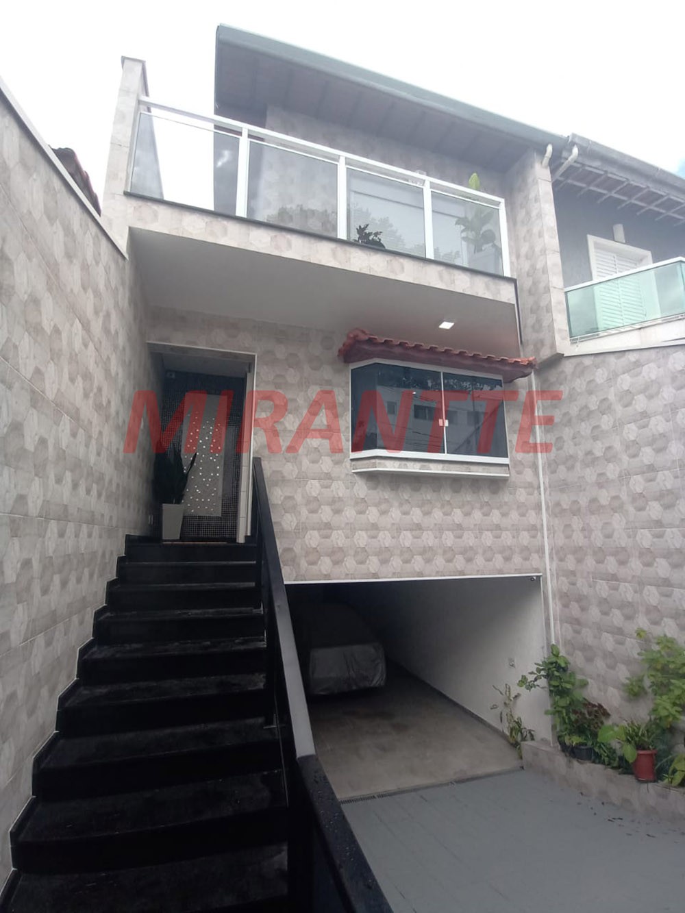 Sobrado de 185m² com 4 quartos em Tremembe
