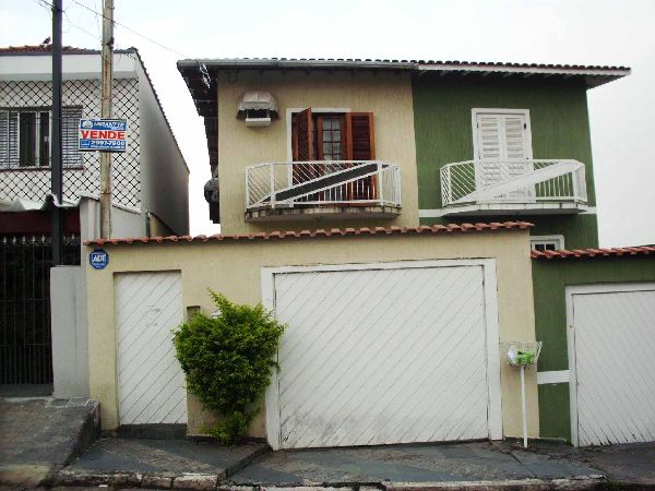 Sobrado de 240m² com 3 quartos em Vila Nivi