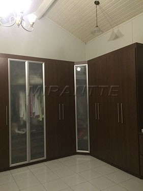 Cond. fechado de 110m² com 3 quartos em Santa Teresinha