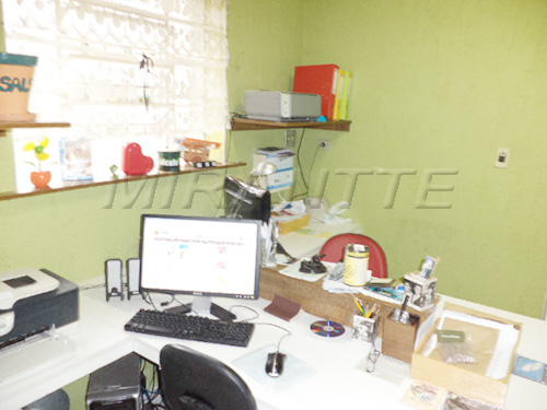 Comercial de 560m² em Santana