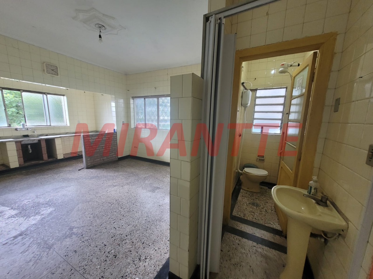 Sobrado de 350m² com 3 quartos em Jardim São Bento