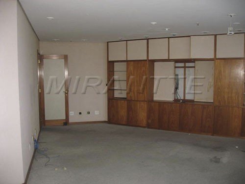 Comercial de 230m² em Santana