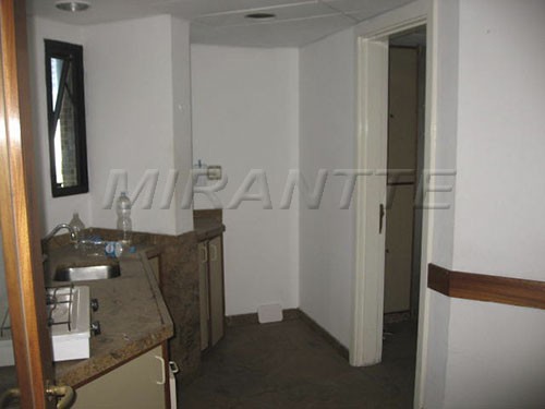 Comercial de 230m² em Santana