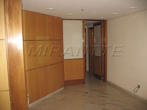 Comercial de 230m² em Santana