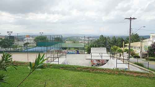 Terreno de 300m² em Educandário