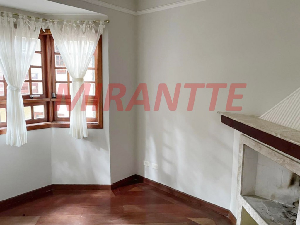 Sobrado de 330m² com 4 quartos em Barro Branco