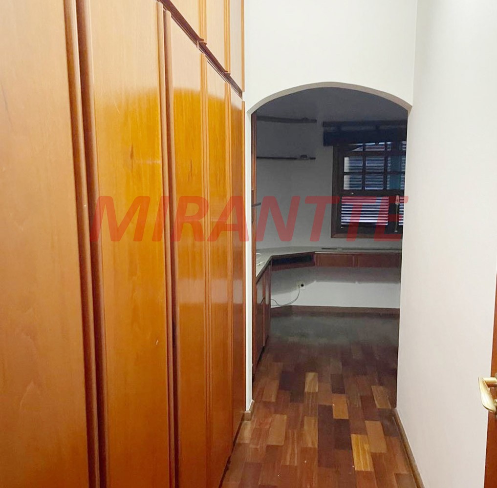 Sobrado de 330m² com 4 quartos em Barro Branco