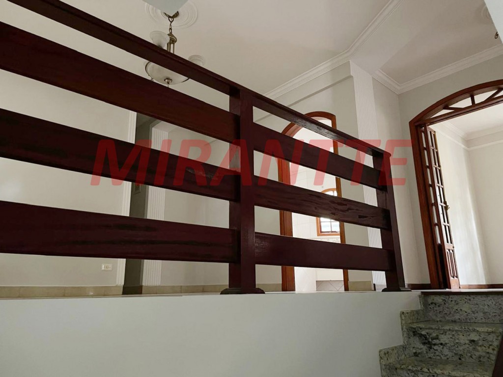 Sobrado de 330m² com 4 quartos em Barro Branco