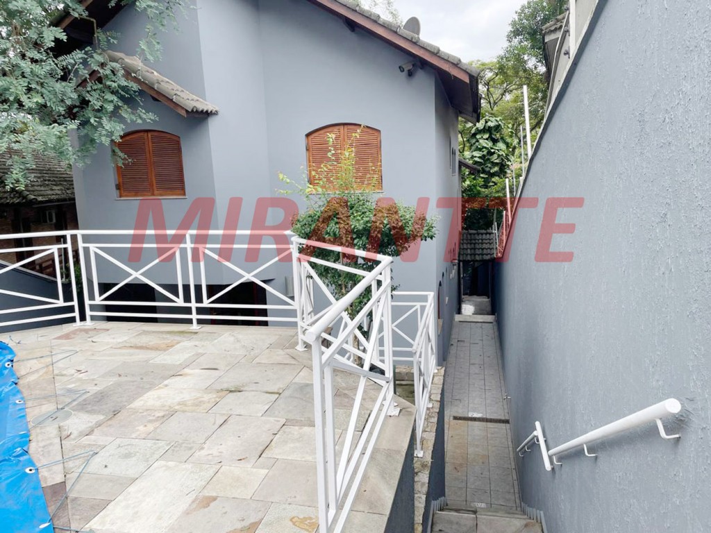 Sobrado de 330m² com 4 quartos em Barro Branco