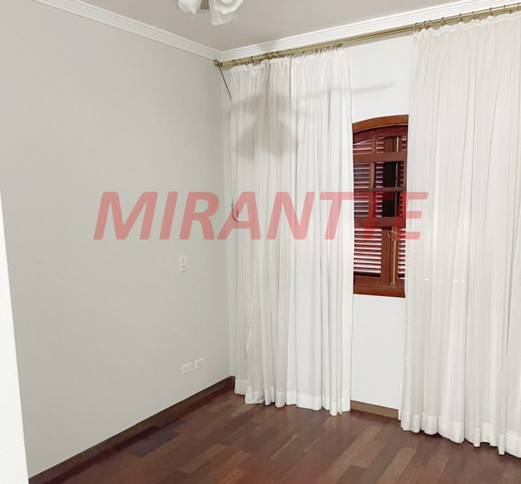 Sobrado de 330m² com 4 quartos em Barro Branco