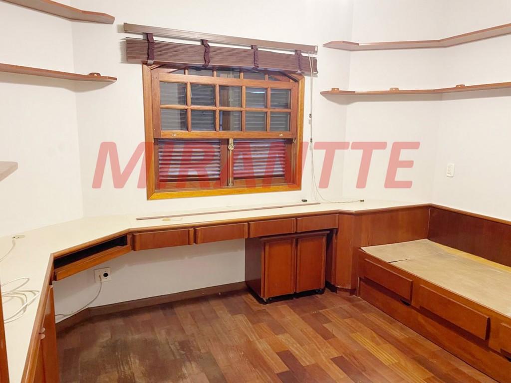 Sobrado de 330m² com 4 quartos em Barro Branco