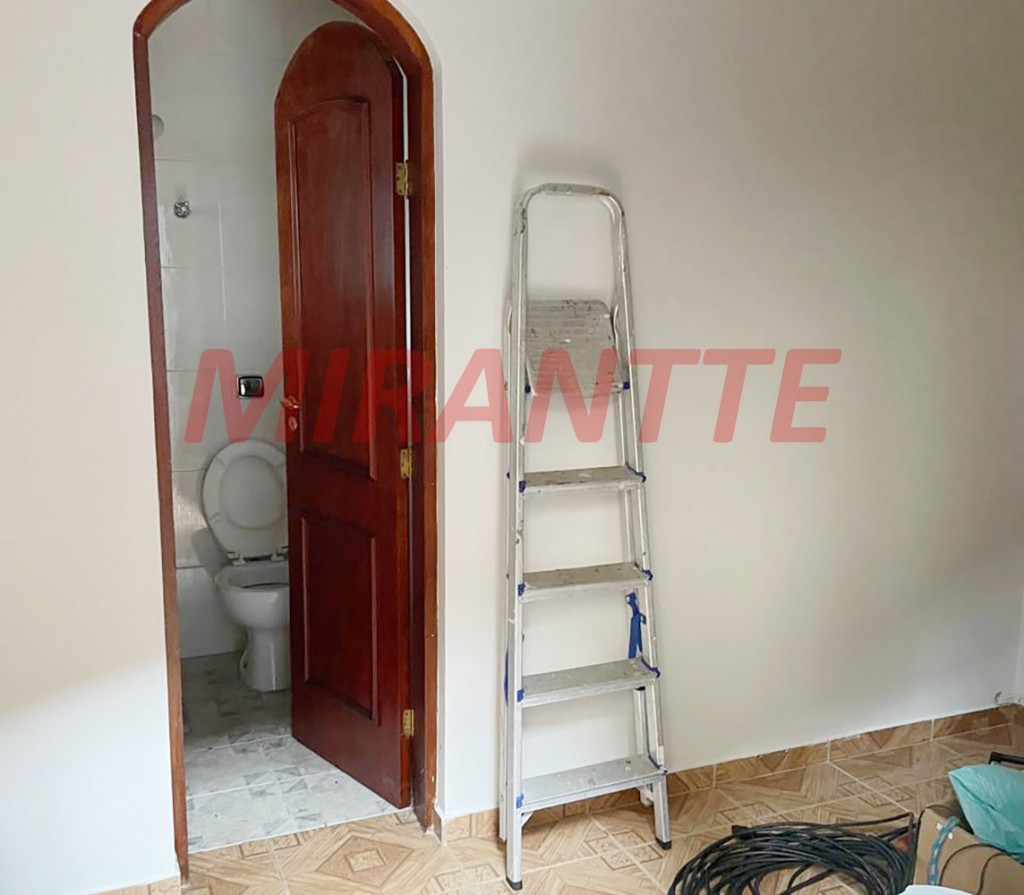 Sobrado de 330m² com 4 quartos em Barro Branco
