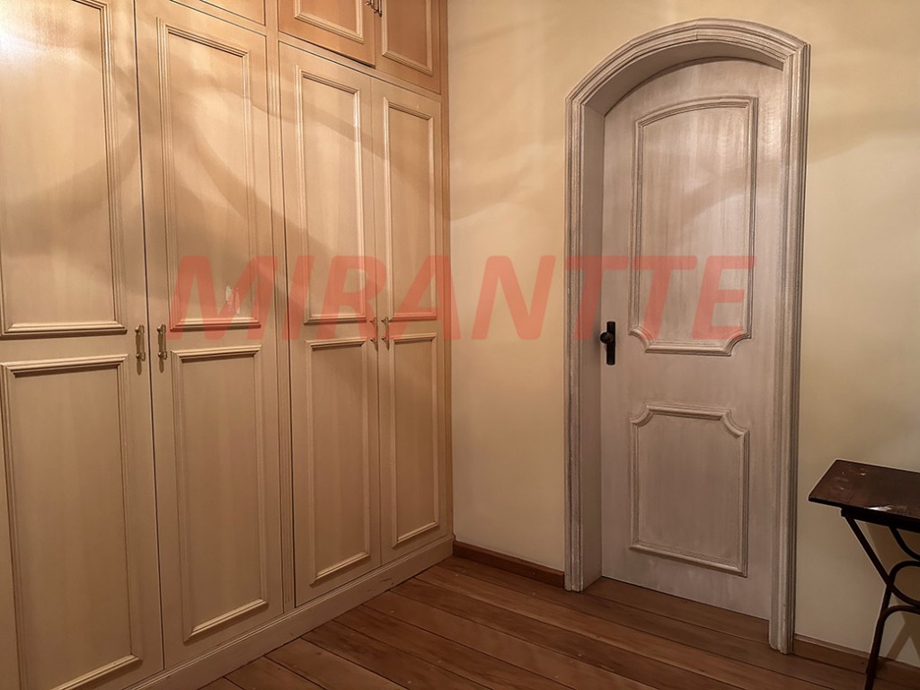 Sobrado de 424m² com 4 quartos em Jardim São Bento