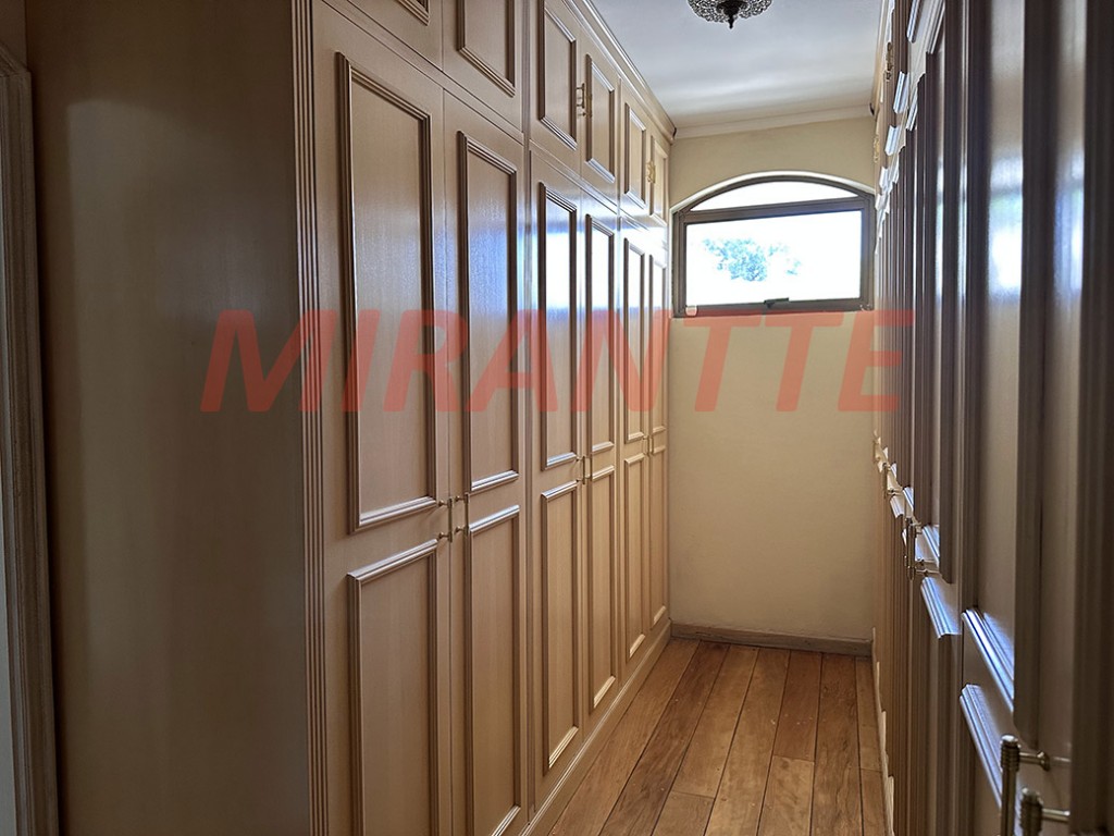 Sobrado de 424m² com 4 quartos em Jardim São Bento