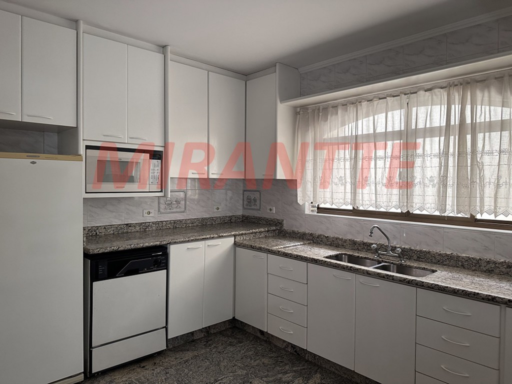 Sobrado de 424m² com 4 quartos em Jardim São Bento