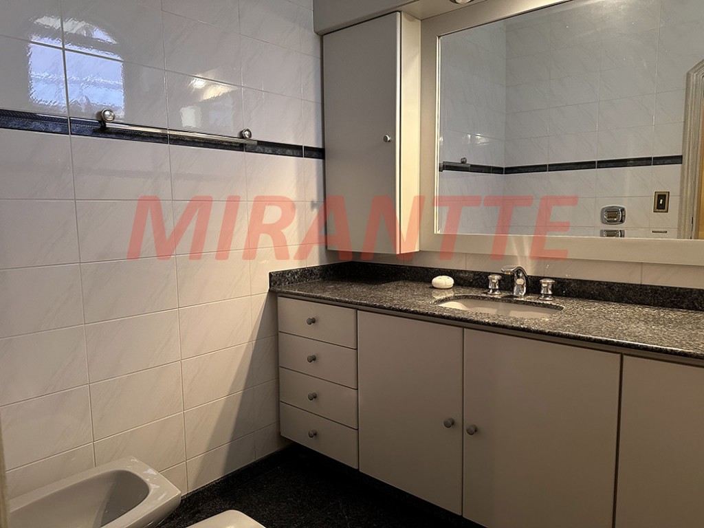 Sobrado de 424m² com 4 quartos em Jardim São Bento
