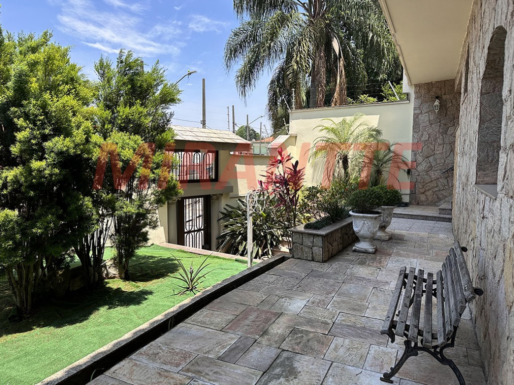 Sobrado de 424m² com 4 quartos em Jardim São Bento
