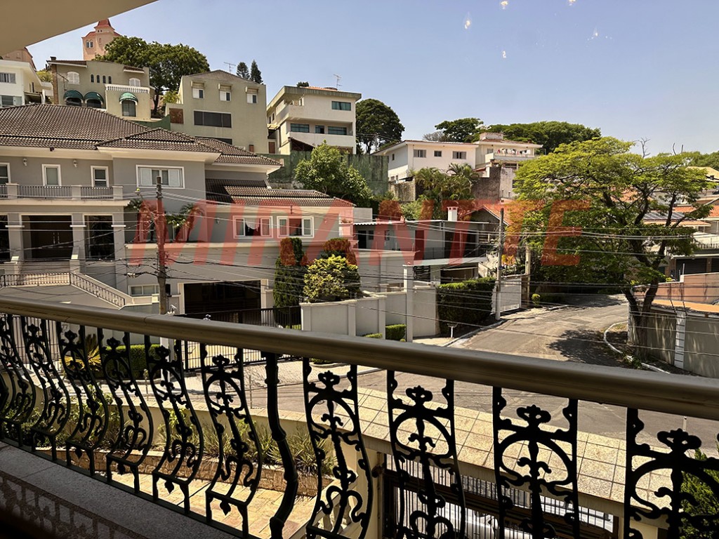 Sobrado de 424m² com 4 quartos em Jardim São Bento