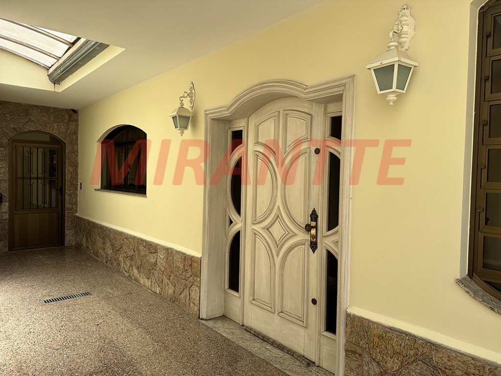 Sobrado de 424m² com 4 quartos em Jardim São Bento
