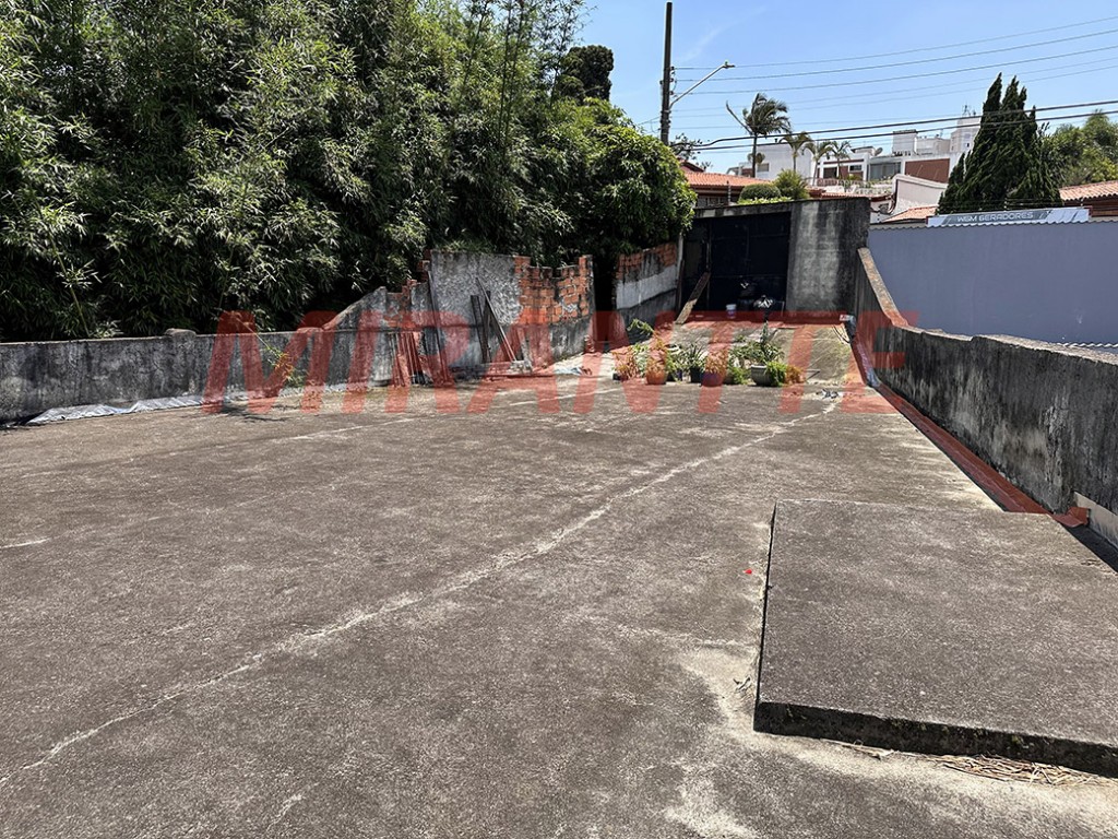 Sobrado de 424m² com 4 quartos em Jardim São Bento