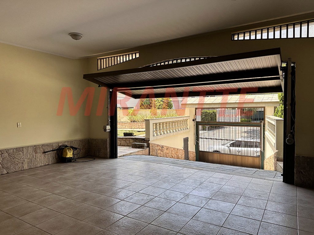 Sobrado de 424m² com 4 quartos em Jardim São Bento