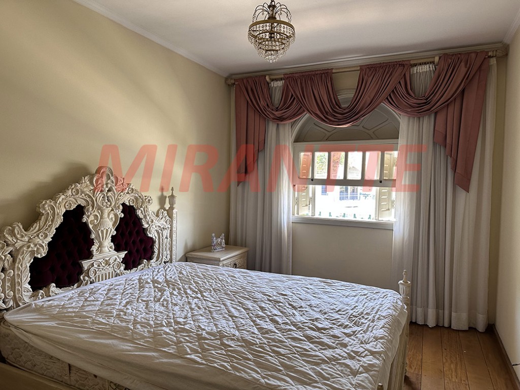 Sobrado de 424m² com 4 quartos em Jardim São Bento