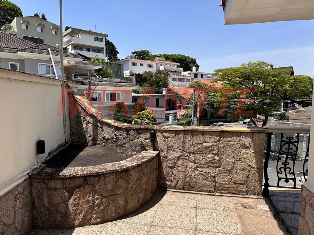 Sobrado de 424m² com 4 quartos em Jardim São Bento