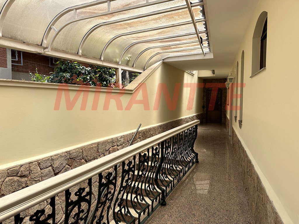 Sobrado de 424m² com 4 quartos em Jardim São Bento