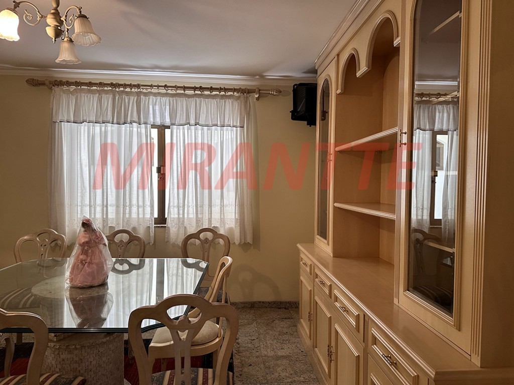 Sobrado de 424m² com 4 quartos em Jardim São Bento