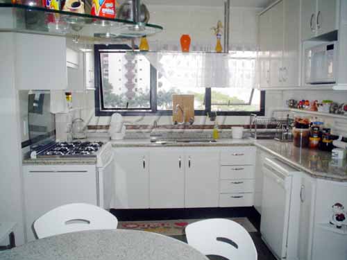 Apartamento de 212m² com 4 quartos em Água Fria