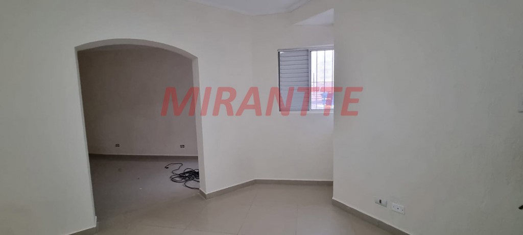 Sobrado de 177m² com 3 quartos em Água Fria