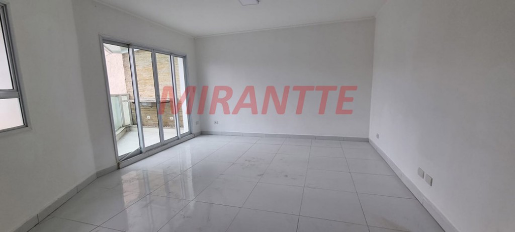 Sobrado de 177m² com 3 quartos em Água Fria