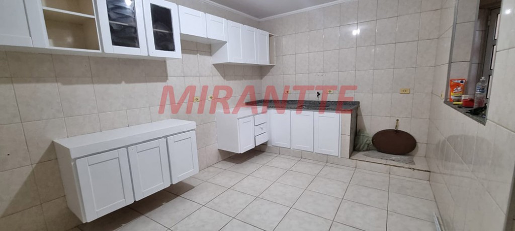 Sobrado de 177m² com 3 quartos em Água Fria