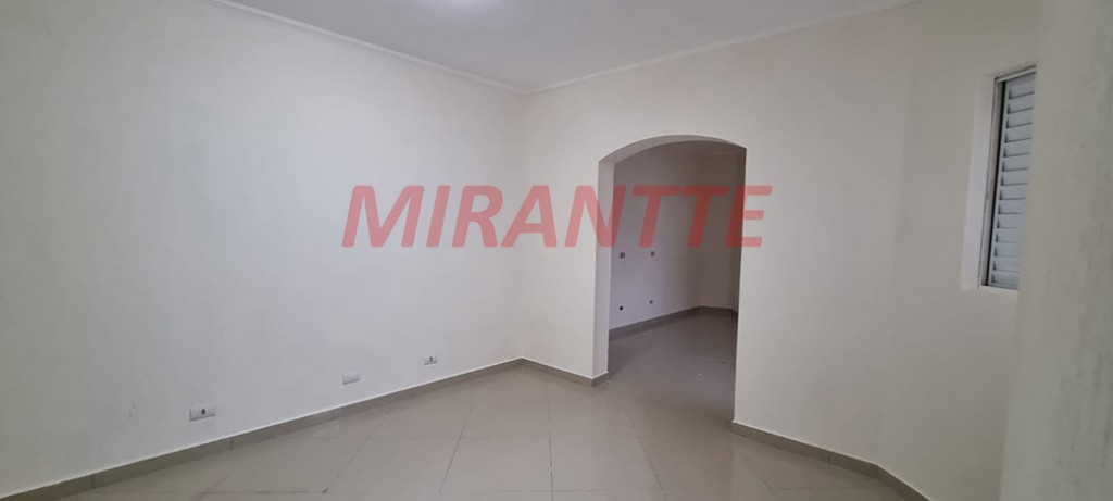 Sobrado de 177m² com 3 quartos em Água Fria