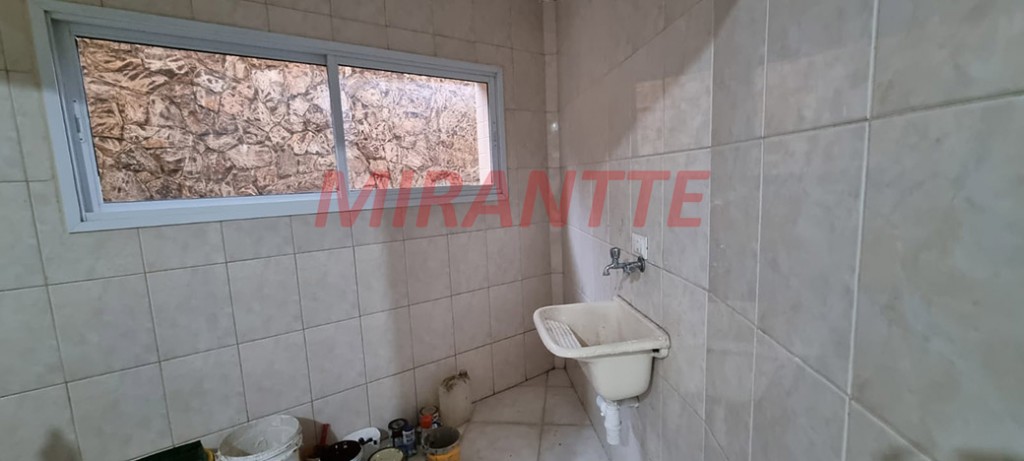 Sobrado de 177m² com 3 quartos em Água Fria