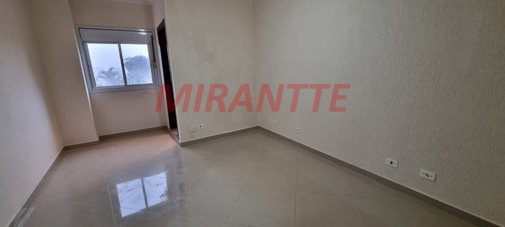 Sobrado de 177m² com 3 quartos em Água Fria