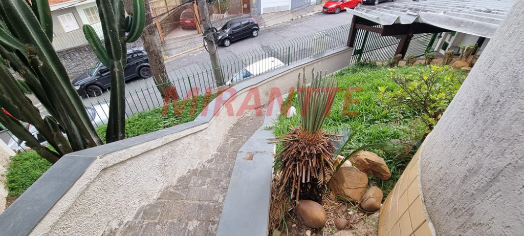 Sobrado de 177m² com 3 quartos em Água Fria