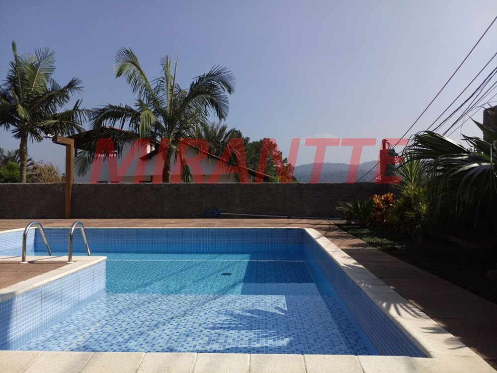 Sobrado de 500m² com 4 quartos em Jardim Floresta