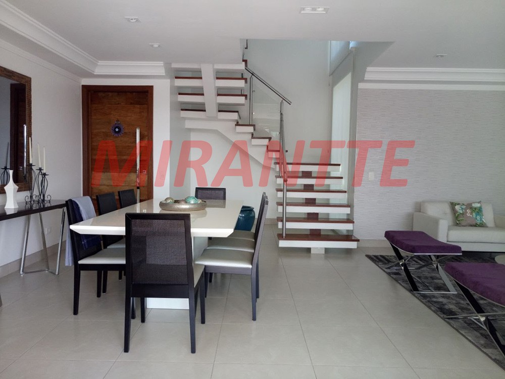 Sobrado de 500m² com 4 quartos em Jardim Floresta
