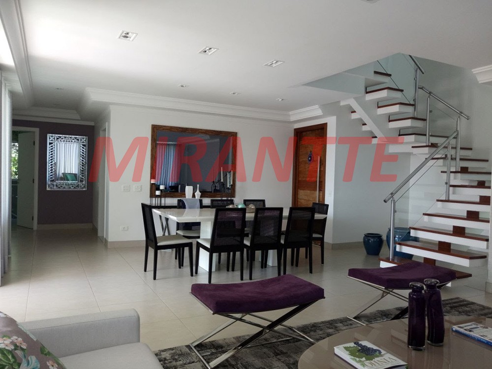 Sobrado de 500m² com 4 quartos em Jardim Floresta