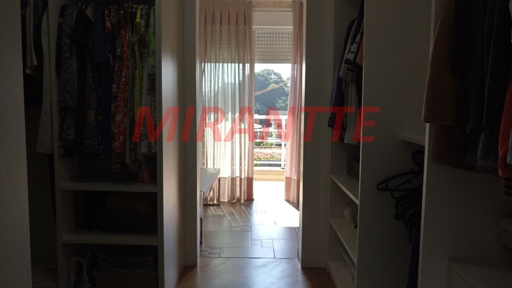 Sobrado de 500m² com 4 quartos em Jardim Floresta