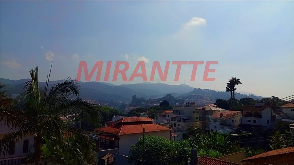 Sobrado de 500m² com 4 quartos em Jardim Floresta