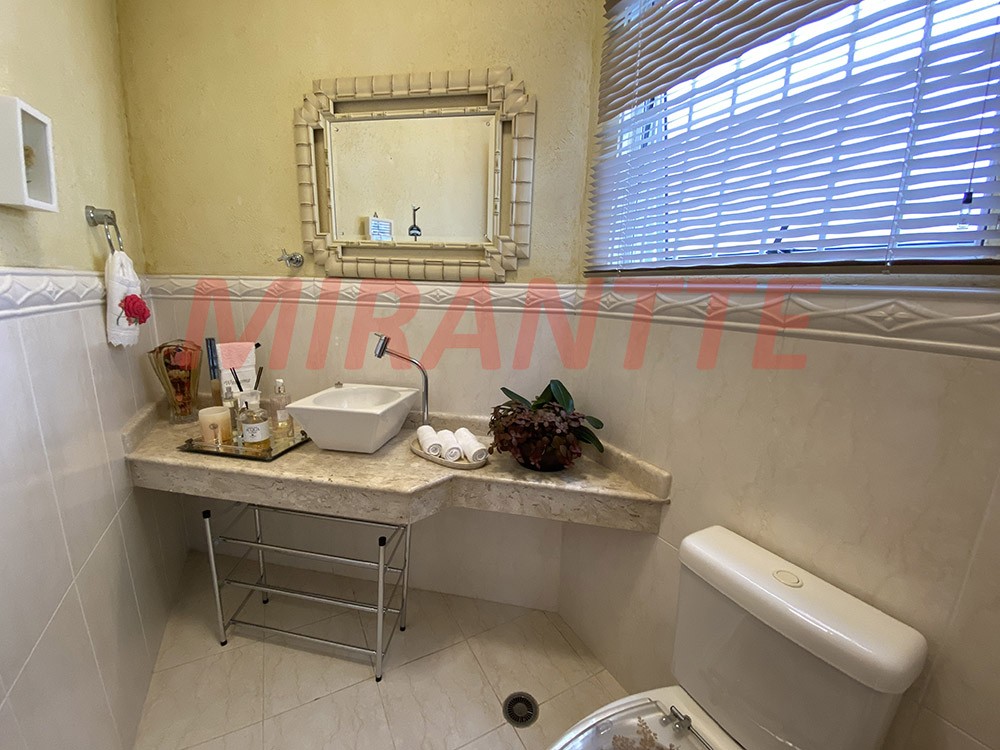Sobrado de 163m² com 3 quartos em Santana