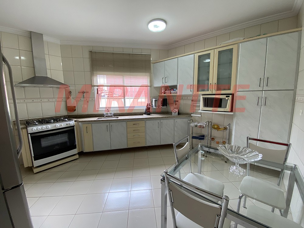 Sobrado de 163m² com 3 quartos em Santana