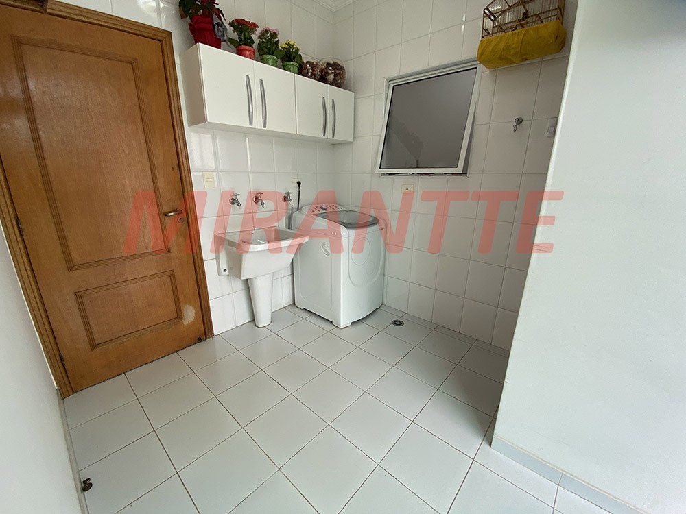 Sobrado de 163m² com 3 quartos em Santana