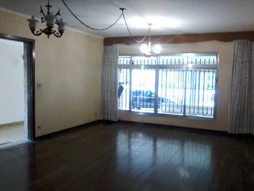 Sobrado de 260m² com 3 quartos em Santana